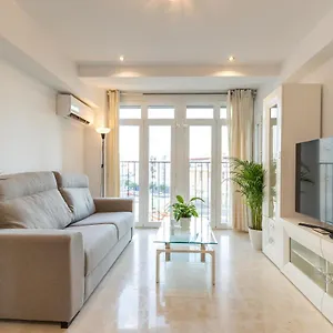 https://charming-3-bedroom-apartment-at-triana-center-by-oui-seville.es-andalucia.com